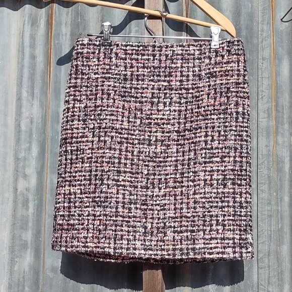 White House Black Market Dresses & Skirts - NEW White House Black Market Pink Black Silver Tweed Skirt Quiet Luxury Size 0